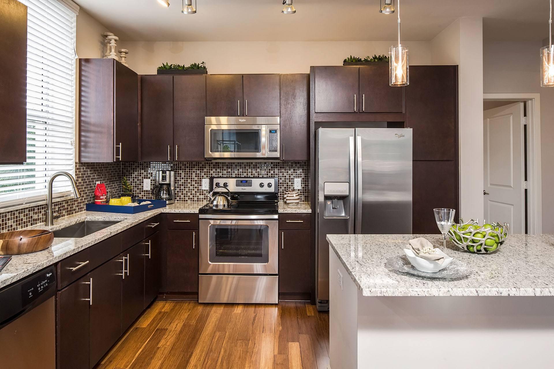 16 FORTY KITCHEN APPLIANCES