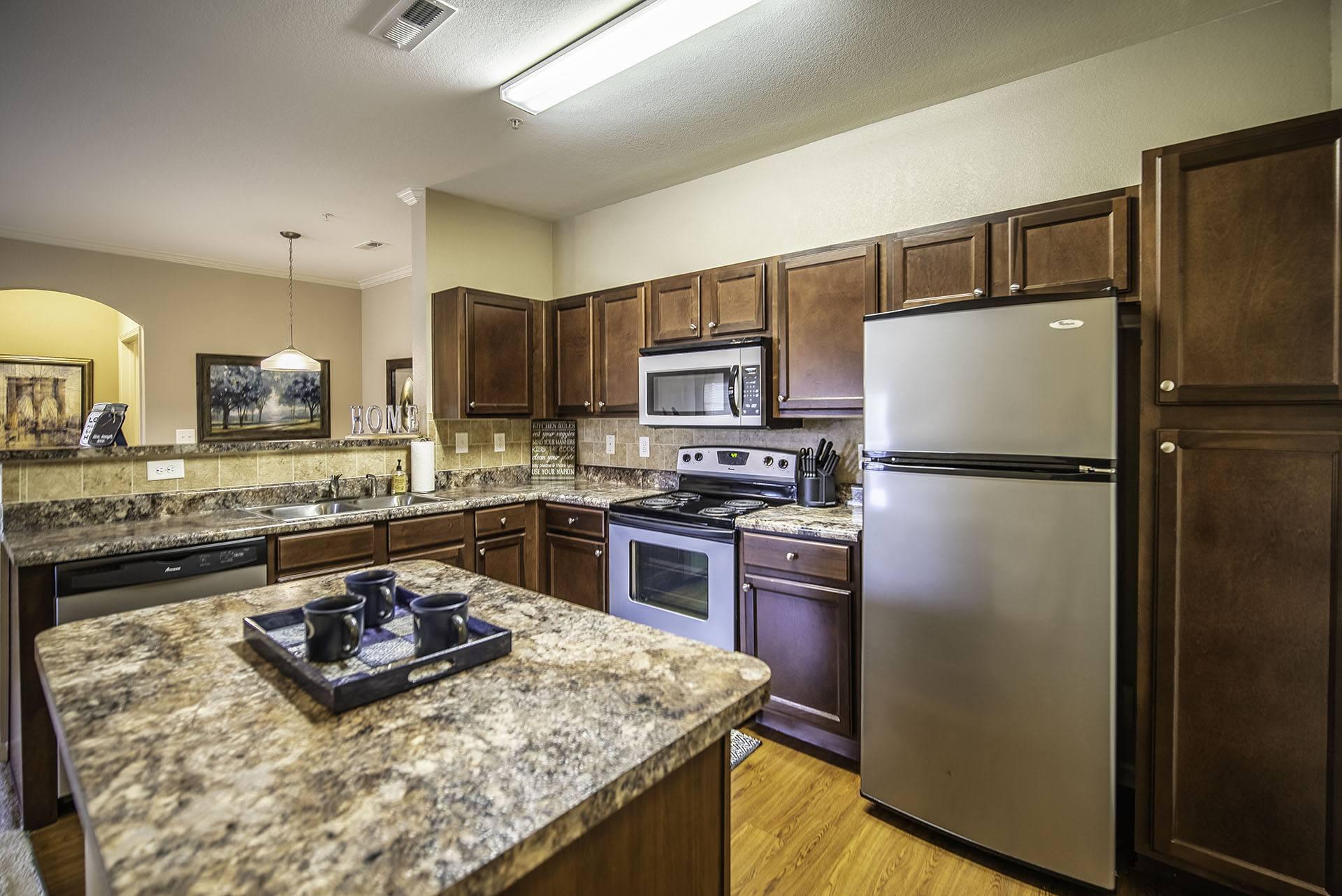 VINTAGE CREEKWOOD KITCHEN